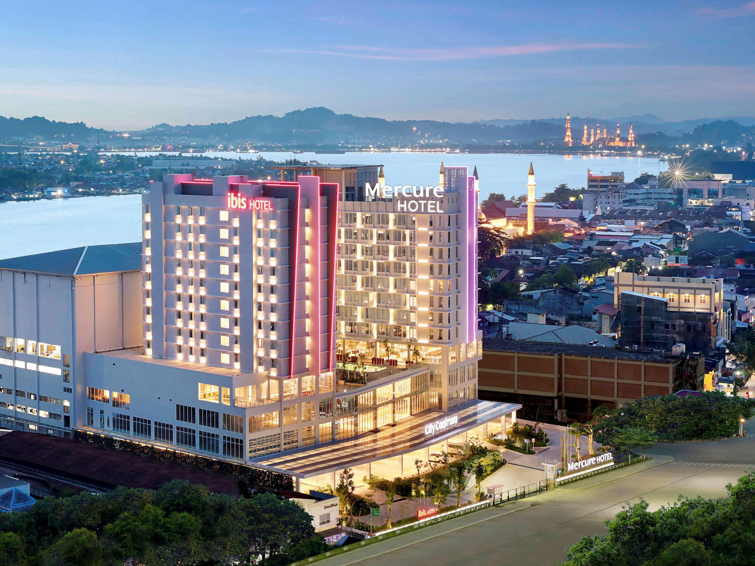 เมอร์เคียว ซามารินดา Hotel ภายนอก รูปภาพ